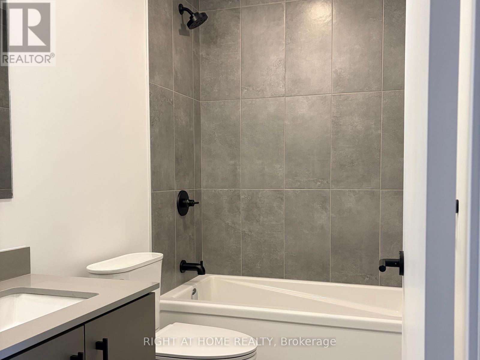 4878 Powers Common, Burlington, Ontario  L7M 2B4 - Photo 4 - W13153138