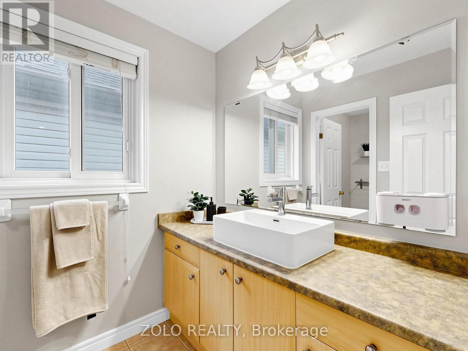 70 Doon Mills Drive, Kitchener, Ontario N2P 2S3 - Photo 40 - X13153116