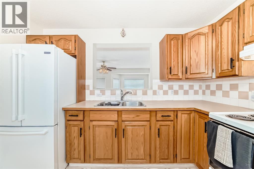 70 Kingsland Villas SW, Calgary, Alberta  T2V 5J9 - Photo 11 - A2312794