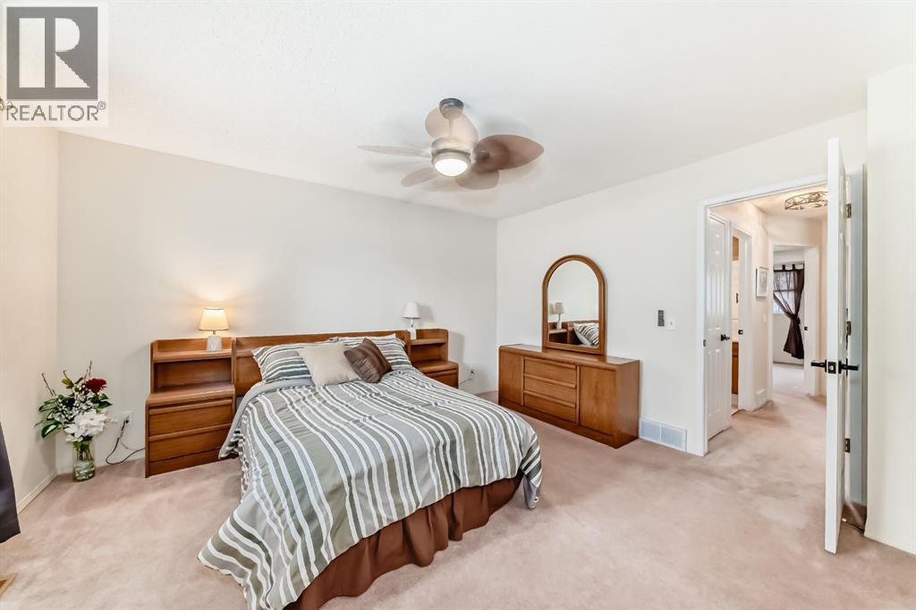 70 Kingsland Villas SW, Calgary, Alberta  T2V 5J9 - Photo 17 - A2312794