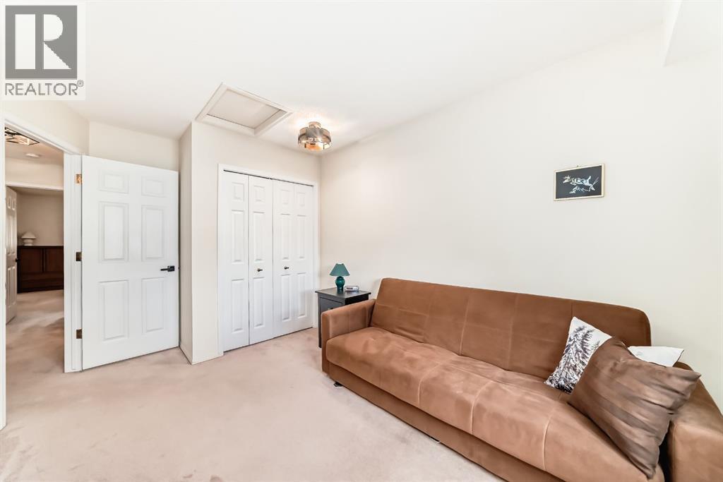 70 Kingsland Villas SW, Calgary, Alberta  T2V 5J9 - Photo 22 - A2312794