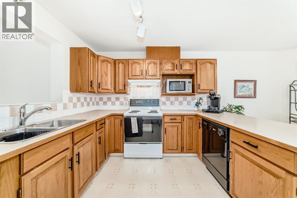 70 Kingsland Villas SW, Calgary, Alberta  T2V 5J9 - Photo 8 - A2312794