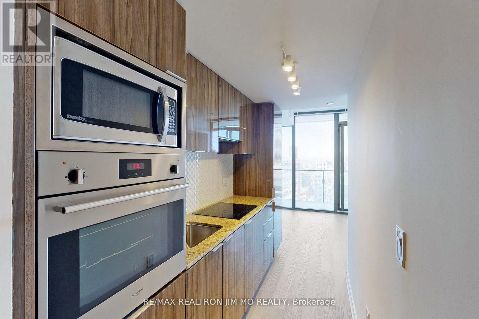 5510 - 11 Wellesley Street W, Toronto, Ontario  M4Y 0G4 - Photo 24 - C13153166