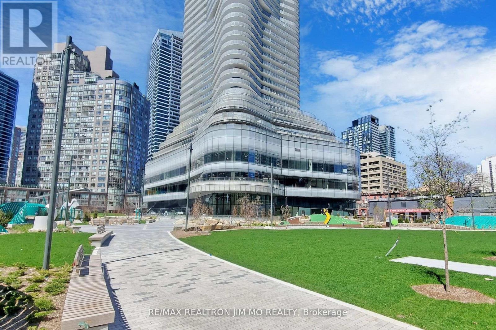 5510 - 11 Wellesley Street W, Toronto, Ontario  M4Y 0G4 - Photo 9 - C13153166