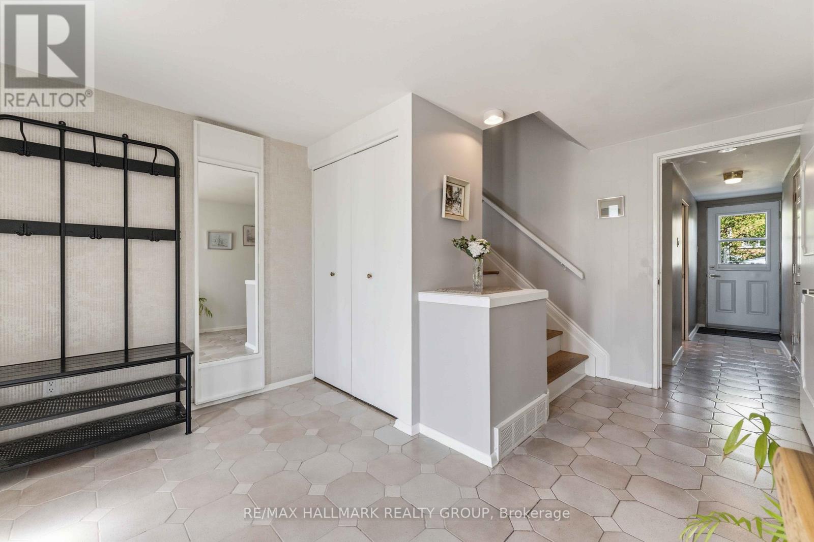 1119 Cameo Drive, Ottawa, Ontario  K2C 1Y6 - Photo 6 - X13153190