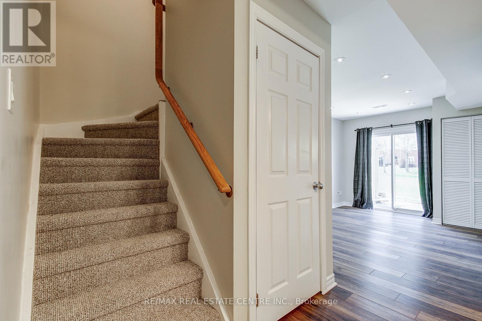 49 Wylie Circle E, Halton Hills, Ontario  L7G 5L9 - Photo 12 - W13153170