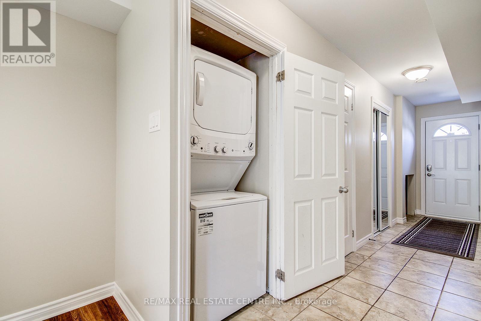 49 Wylie Circle E, Halton Hills, Ontario  L7G 5L9 - Photo 4 - W13153170