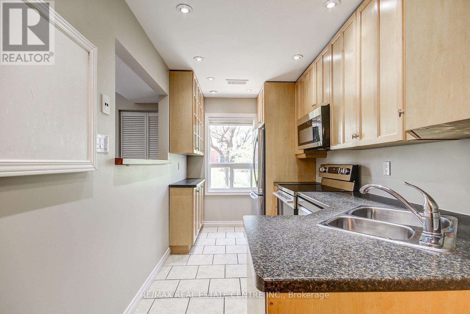 49 Wylie Circle E, Halton Hills, Ontario  L7G 5L9 - Photo 7 - W13153170