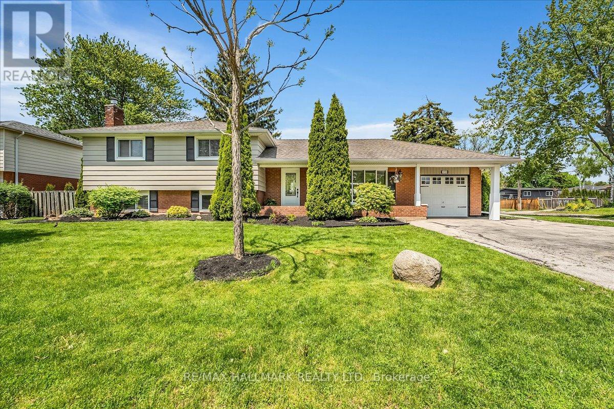 370 Dunlop Crescent, Burlington, Ontario  L7L 3N7 - Photo 2 - W13153188