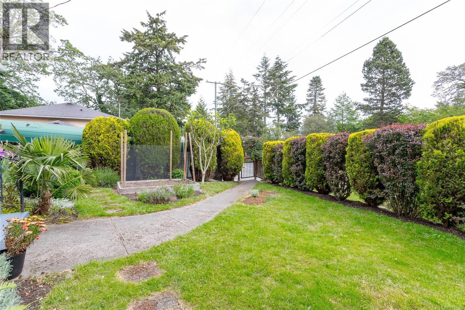 1 752 Lampson St, Esquimalt, British Columbia  V9A 6A6 - Photo 44 - 1037180