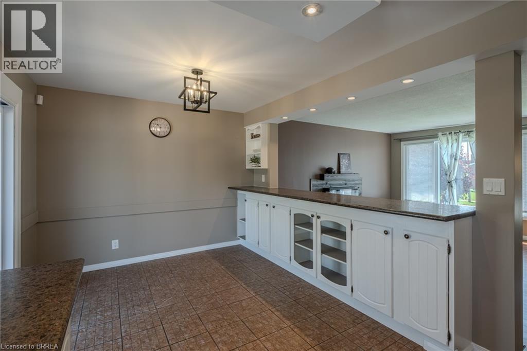26 Centennial Drive, Brantford, Ontario  N3R 5X7 - Photo 15 - 40820150