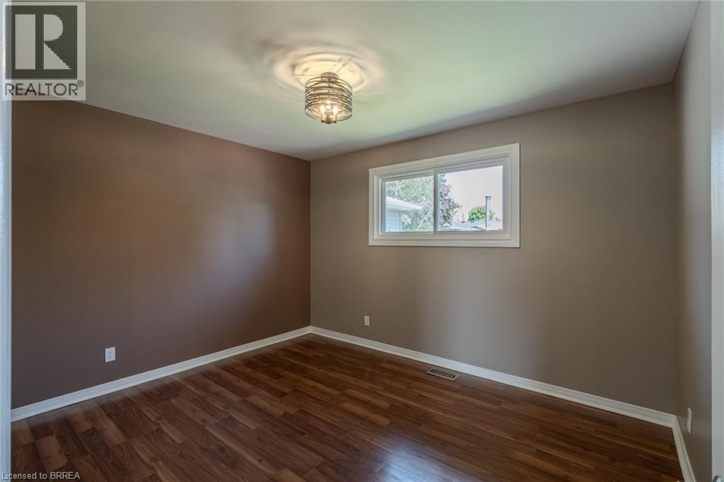 26 Centennial Drive, Brantford, Ontario  N3R 5X7 - Photo 19 - 40820150