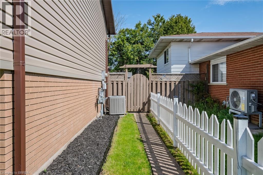 26 Centennial Drive, Brantford, Ontario  N3R 5X7 - Photo 37 - 40820150