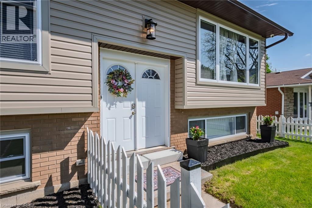26 Centennial Drive, Brantford, Ontario  N3R 5X7 - Photo 5 - 40820150