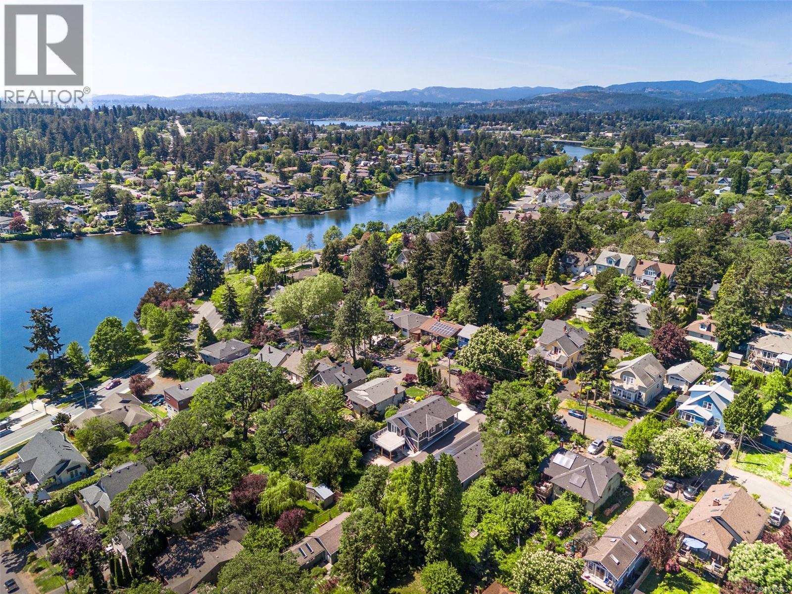 2855 Inez Dr, Saanich, British Columbia  V9A 2J2 - Photo 42 - 1036963