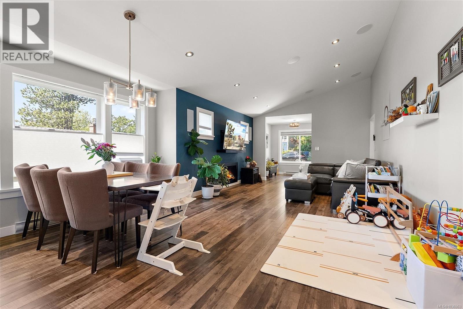 2855 Inez Dr, Saanich, British Columbia  V9A 2J2 - Photo 8 - 1036963