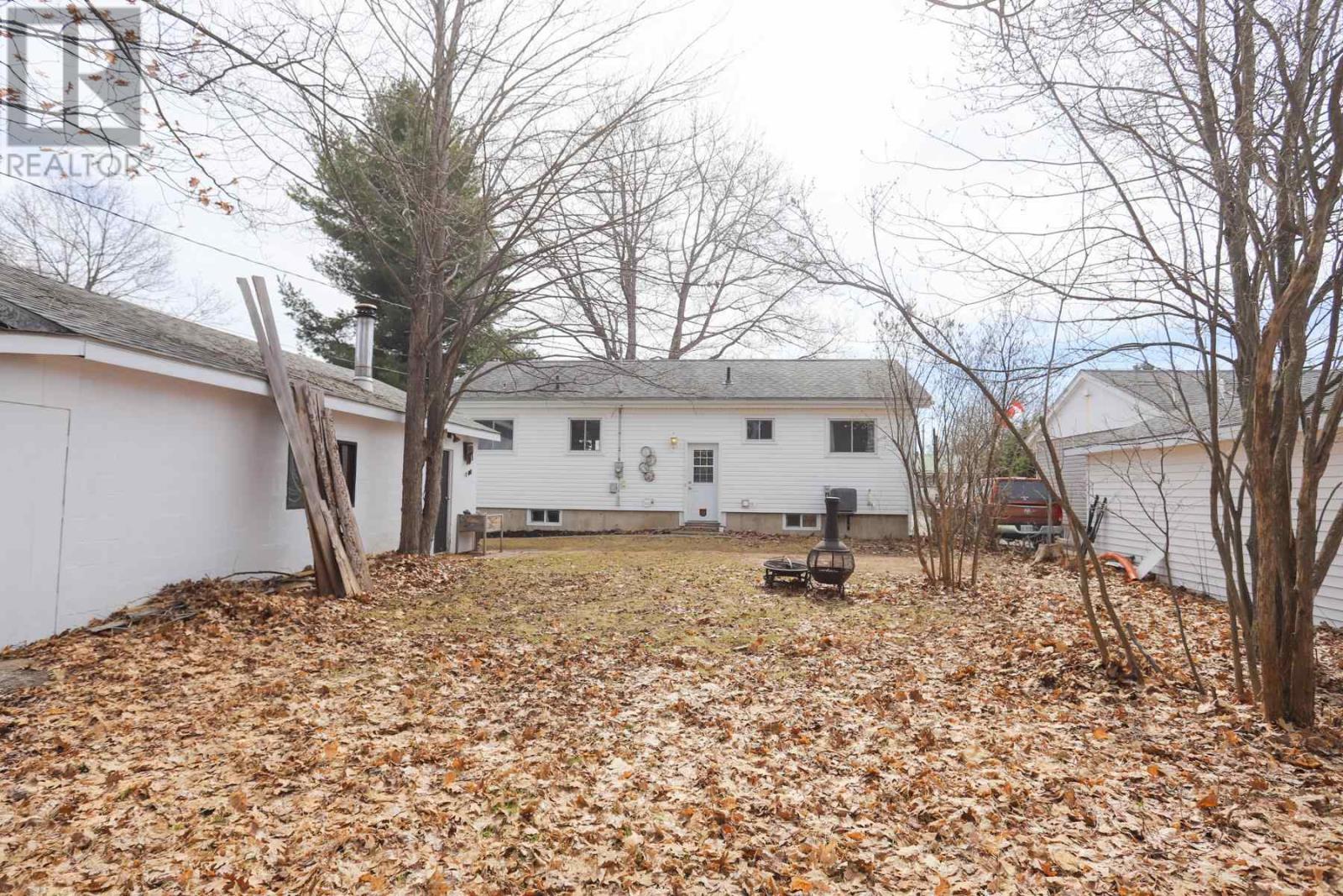154 Ashgrove Ave, Sault Ste. Marie, Ontario  P6A 4X2 - Photo 30 - SM260939