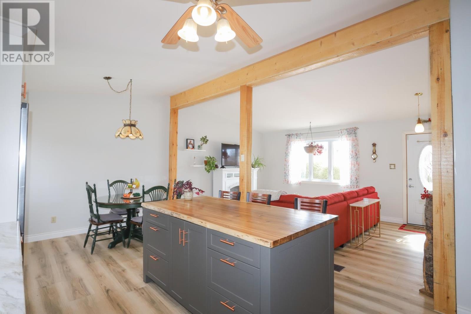 154 Ashgrove Ave, Sault Ste. Marie, Ontario  P6A 4X2 - Photo 9 - SM260939