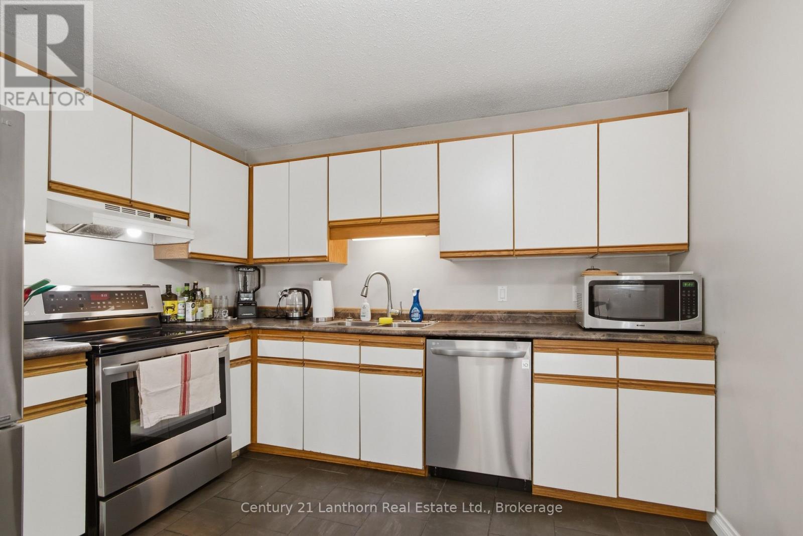 33 Van Alstine Drive, Quinte West, Ontario  K8V 6K8 - Photo 11 - X13153292