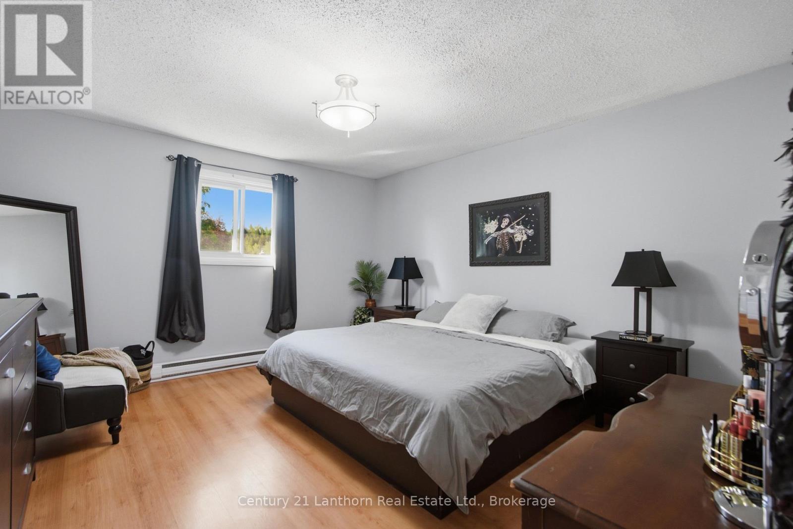 33 Van Alstine Drive, Quinte West, Ontario  K8V 6K8 - Photo 14 - X13153292