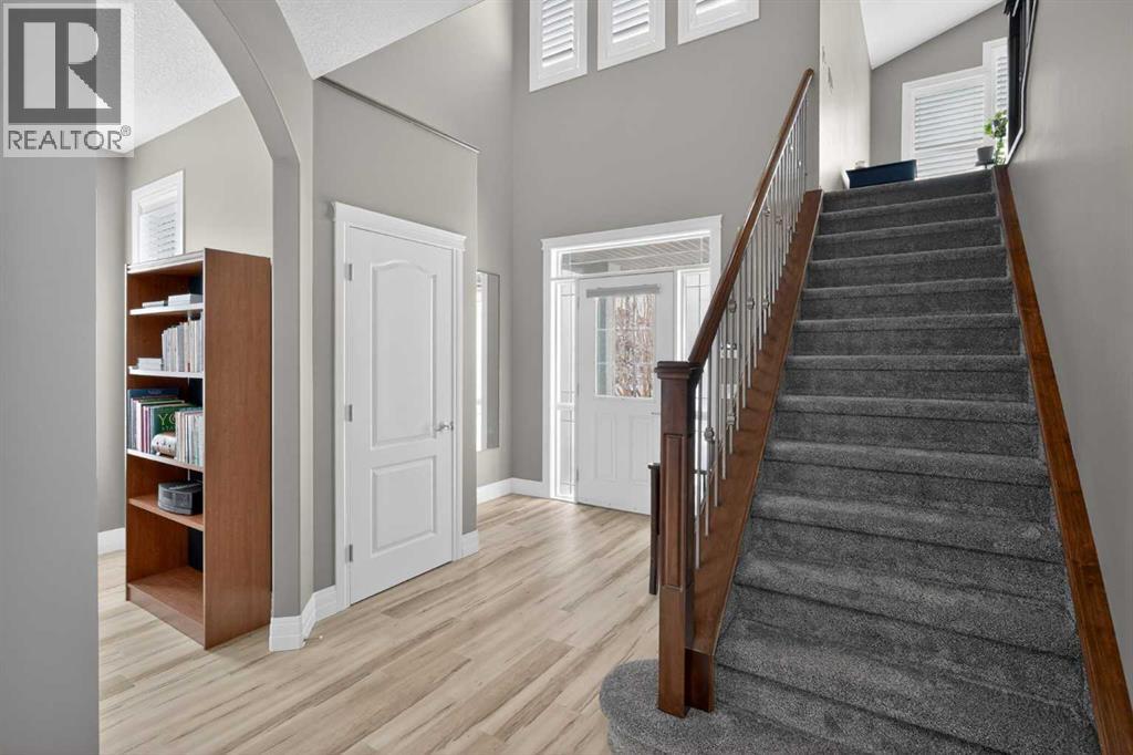 385 Rainbow Falls Way, Chestermere, Alberta  T1X 1S6 - Photo 6 - A2304494