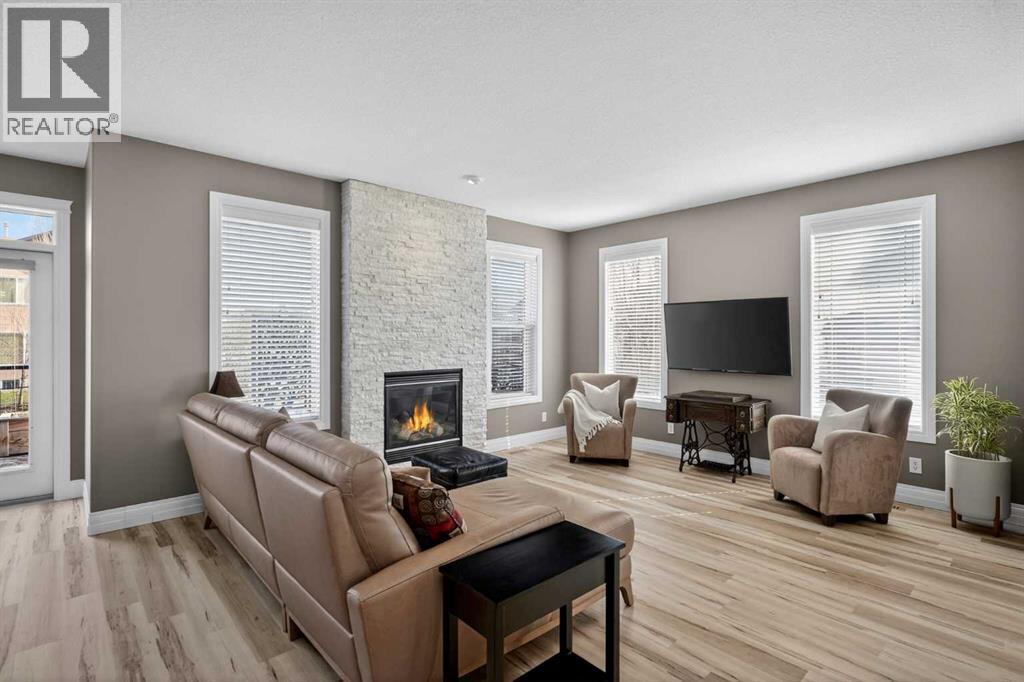 385 Rainbow Falls Way, Chestermere, Alberta  T1X 1S6 - Photo 8 - A2304494
