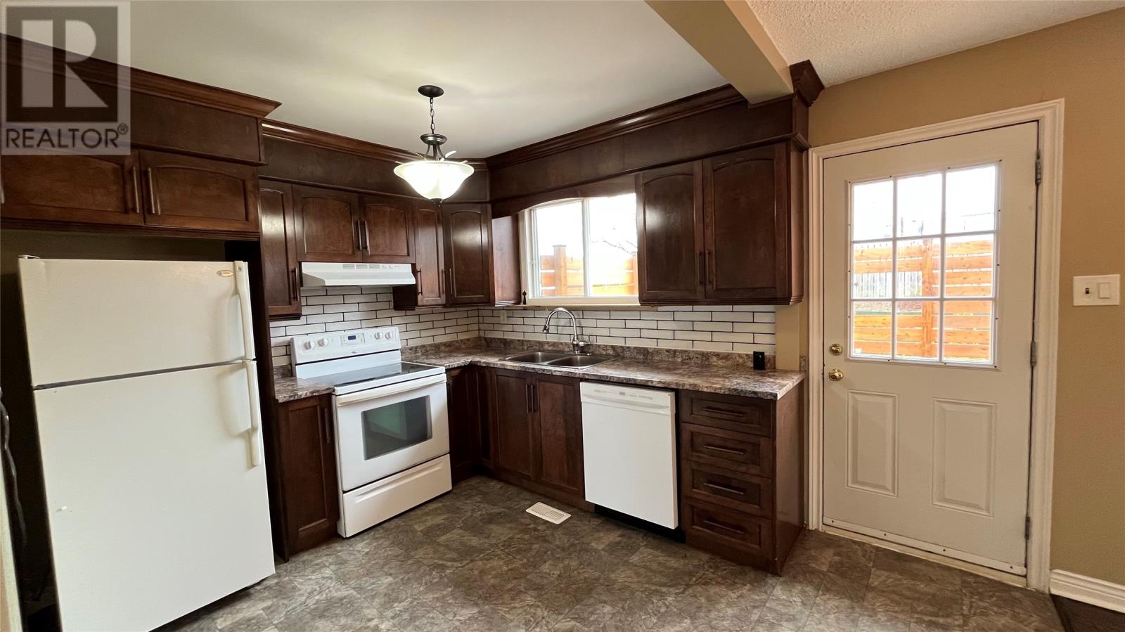 7 Keane Place, St. Johns, Newfoundland & Labrador  A1C 6E2 - Photo 2 - 1297755