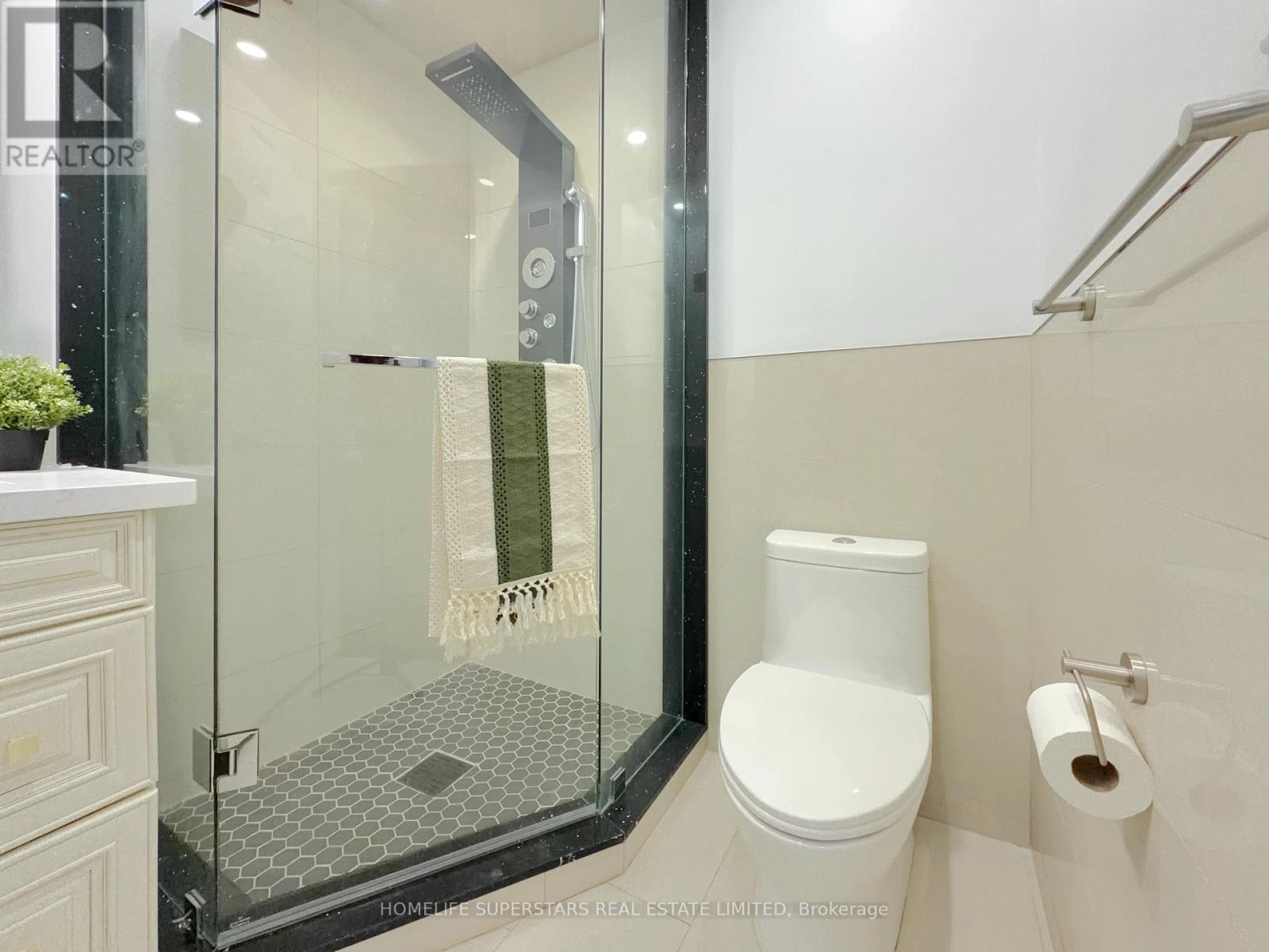251 Queenslea Avenue, Toronto, Ontario  M9N 3X4 - Photo 15 - W13148892