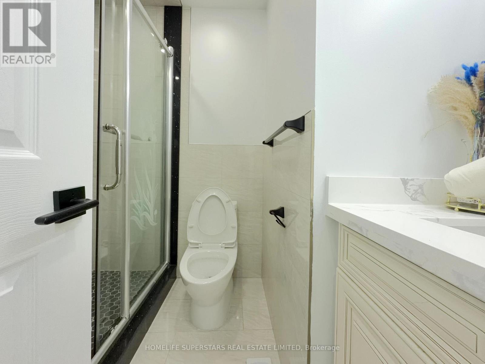 251 Queenslea Avenue, Toronto, Ontario  M9N 3X4 - Photo 14 - W13148892