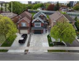 251 QUEENSLEA AVENUE, Toronto, Ontario