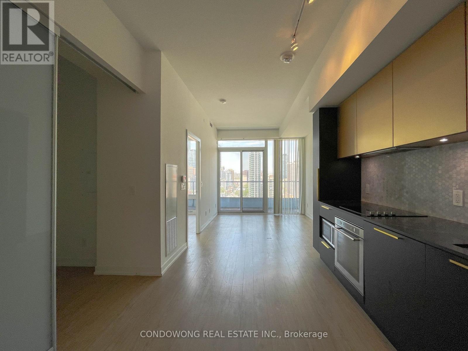 2210 - 85 Wood Street, Toronto, Ontario  M4Y 0E8 - Photo 2 - C13101760