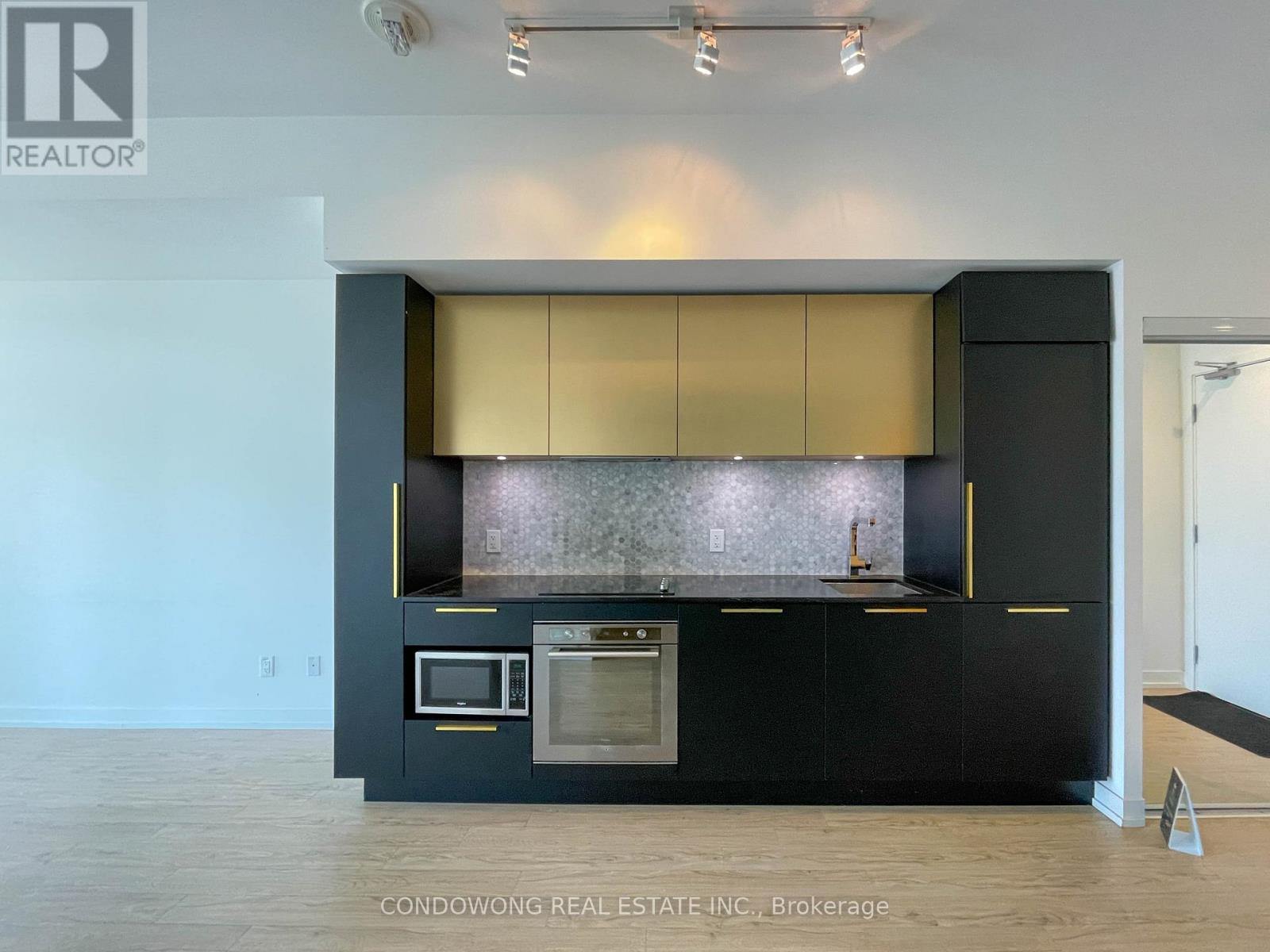 2210 - 85 Wood Street, Toronto, Ontario  M4Y 0E8 - Photo 3 - C13101760
