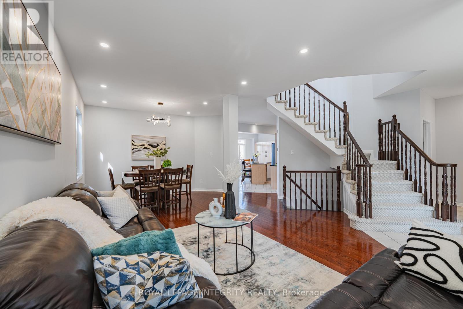 102 Whitestone Drive, Ottawa, Ontario  K2C 4C5 - Photo 5 - X13153216