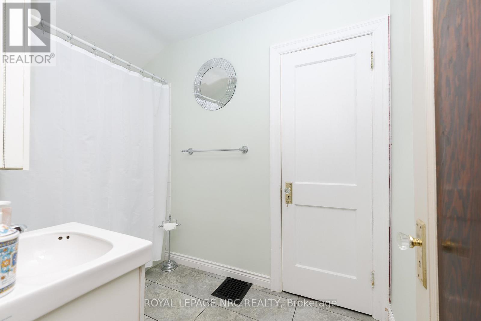 4076 Welland Street, Niagara Falls, Ontario  L2G 6J8 - Photo 18 - X13153290