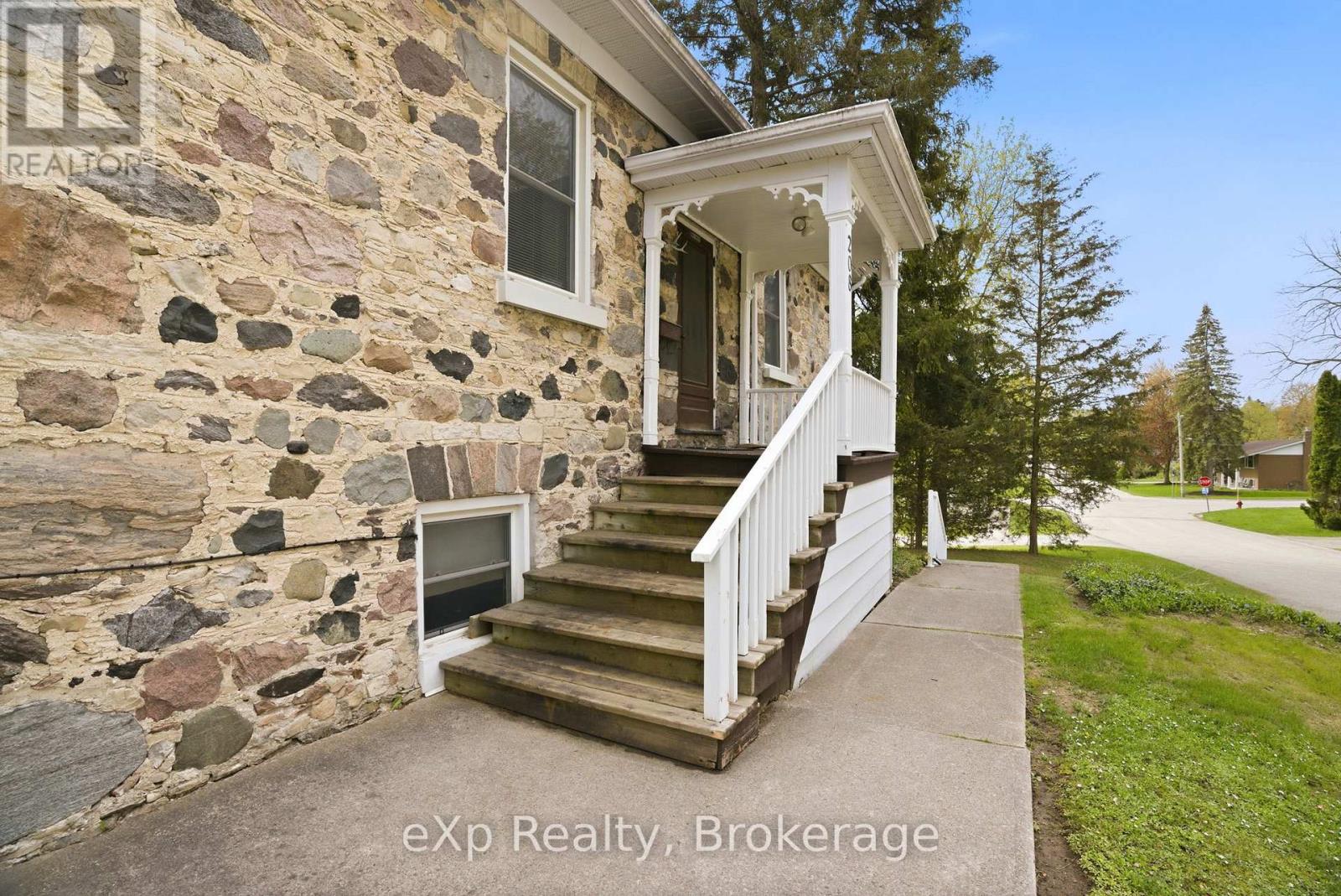208 Mary Street, Brockton, Ontario  N0G 2V0 - Photo 9 - X13153348