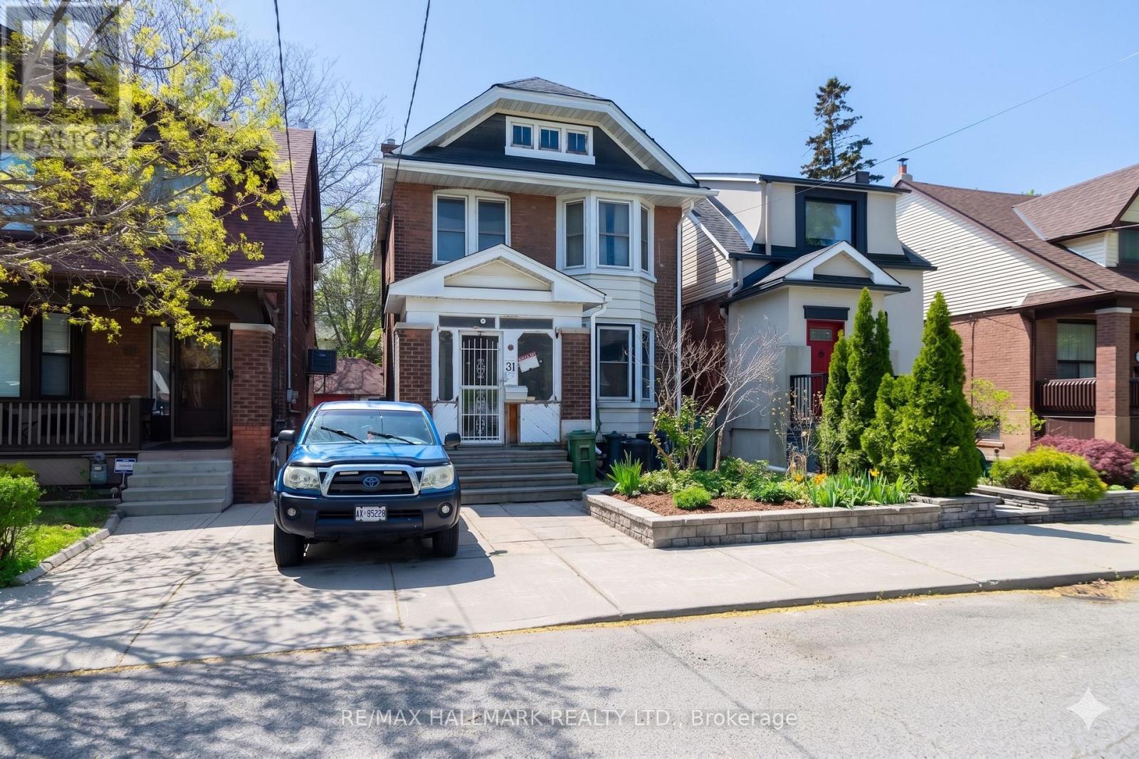 31 GATES AVENUE, Toronto, Ontario