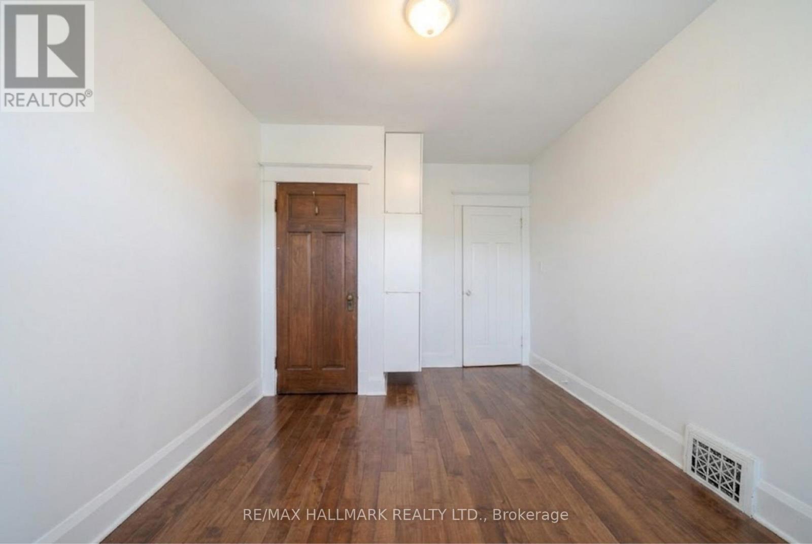 31 Gates Avenue, Toronto, Ontario  M4C 1T1 - Photo 14 - E13153222