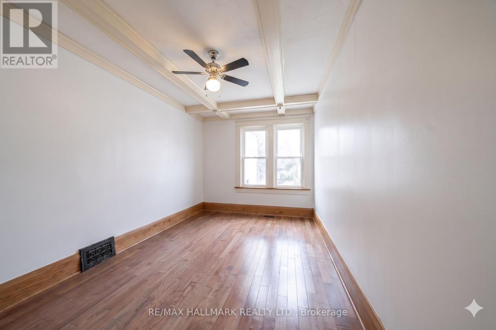 31 Gates Avenue, Toronto, Ontario  M4C 1T1 - Photo 8 - E13153222