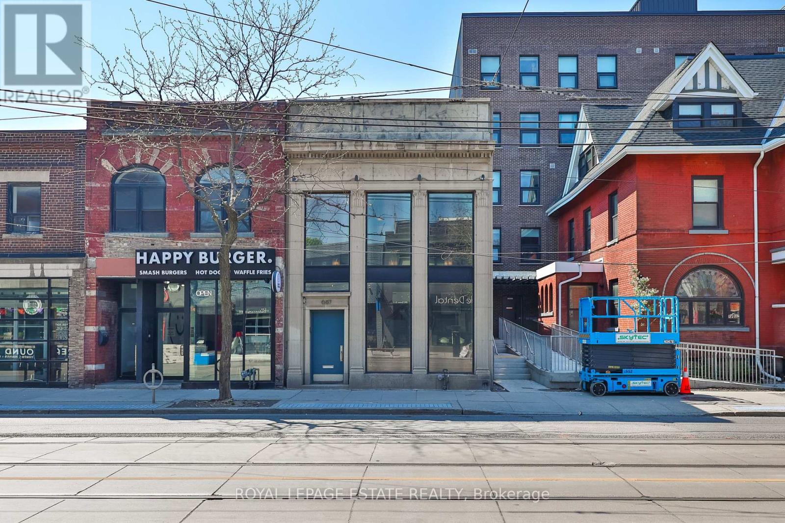 687 QUEEN STREET E