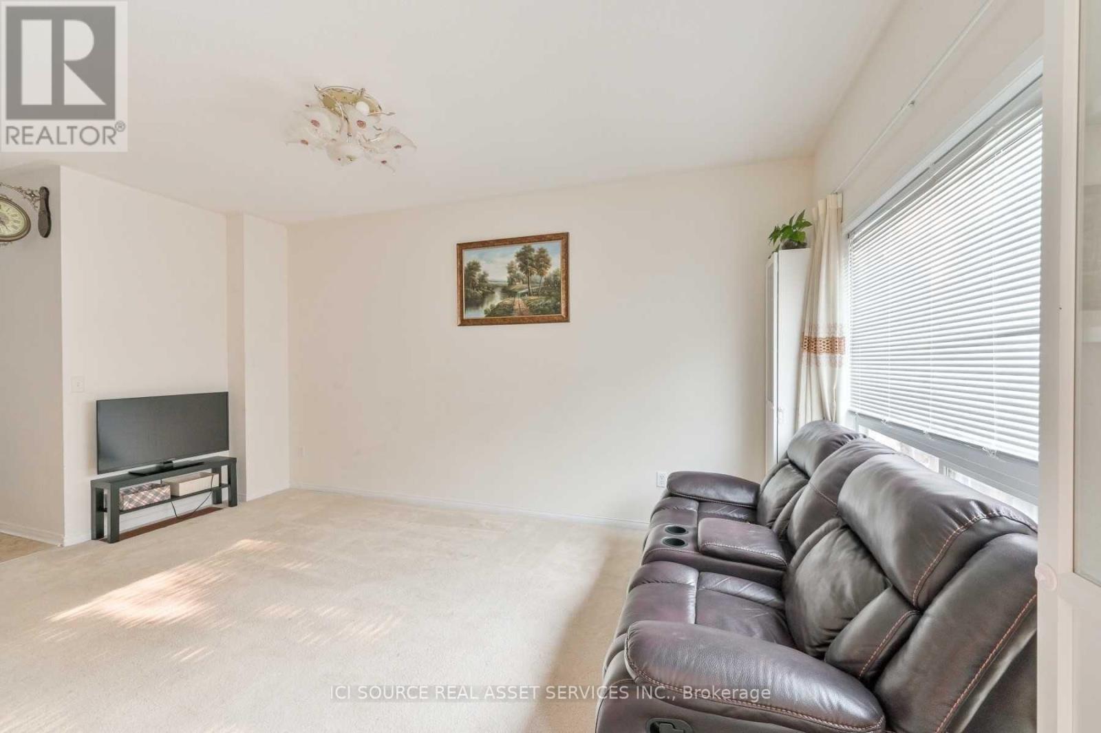 2nd Floor - 64 Wyper Square, Toronto, Ontario  M1S 0B3 - Photo 6 - E13153330