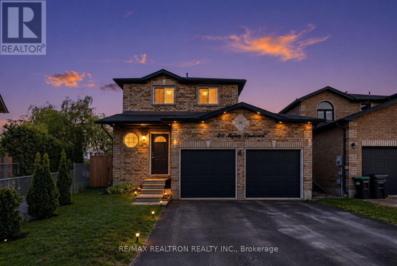 20 Majesty Boulevard, Barrie, Ontario  L4M 7K3 - Photo 1 - S13153262