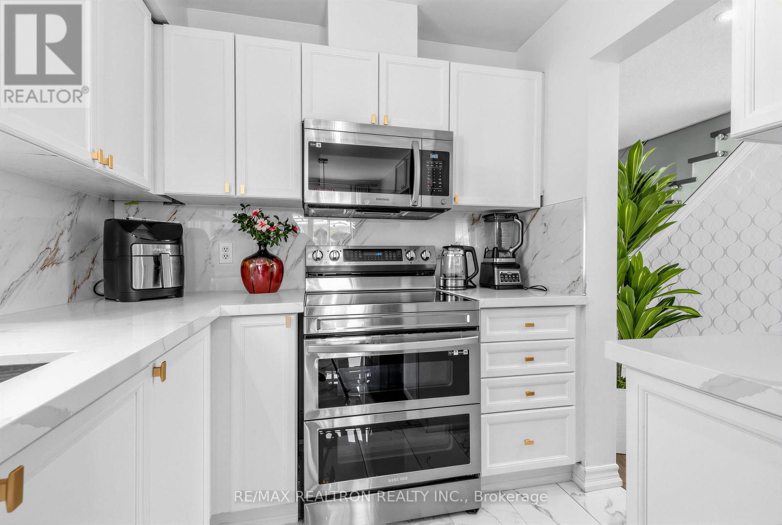 20 Majesty Boulevard, Barrie, Ontario  L4M 7K3 - Photo 7 - S13153262