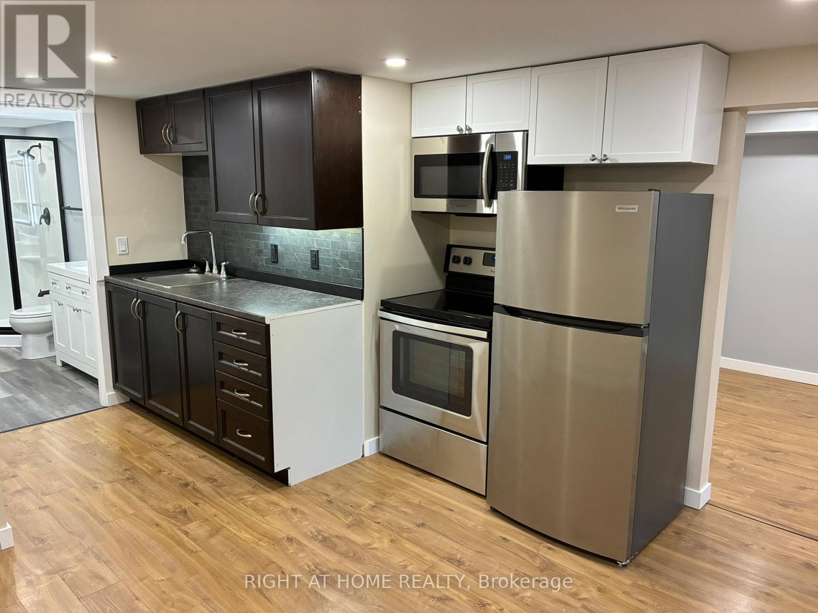 Unit 2 - 9 Quail Crescent, Barrie, Ontario  L4N 6X1 - Photo 2 - S13153272