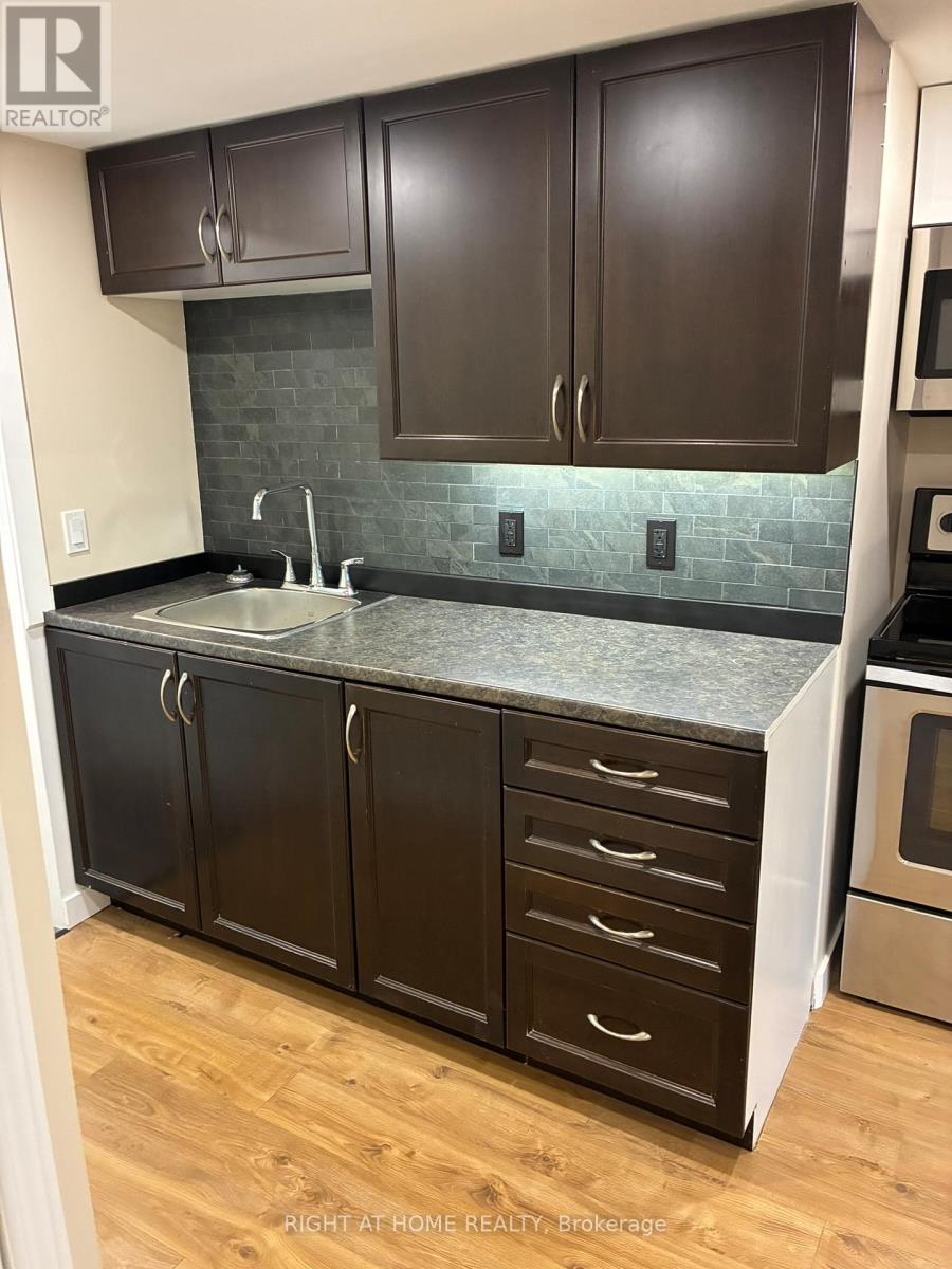 Unit 2 - 9 Quail Crescent, Barrie, Ontario  L4N 6X1 - Photo 3 - S13153272