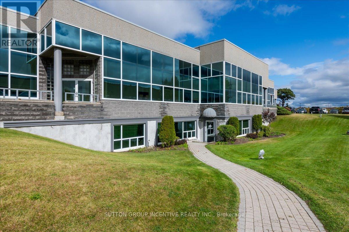 11 - 47 Harley Court, Barrie, Ontario  L4N 8V4 - Photo 2 - S13153280