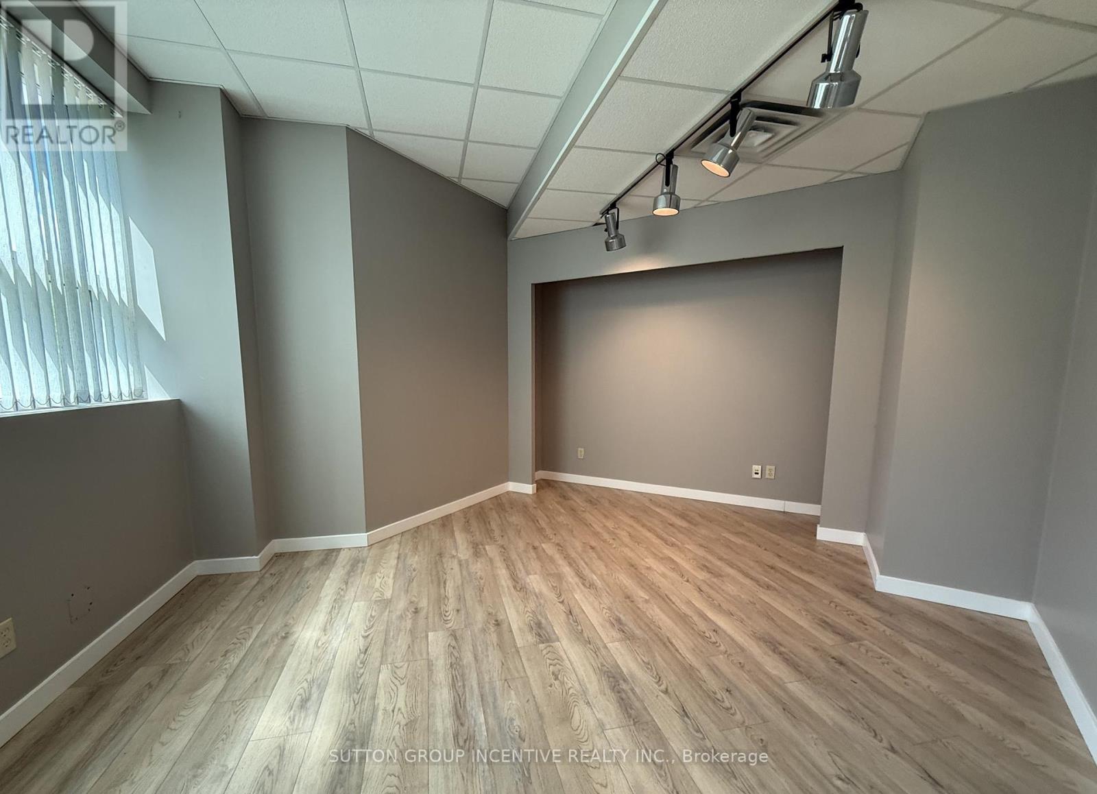 11 - 47 Harley Court, Barrie, Ontario  L4N 8V4 - Photo 4 - S13153280