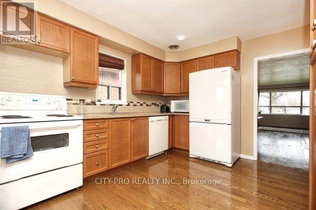 1925 Britannia Road W, Mississauga, Ontario  L5M 1P4 - Photo 3 - W13153238