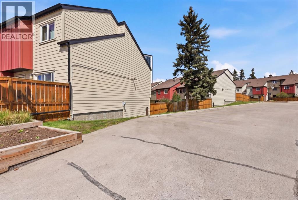 100, 4740 Dalton Drive NW, Calgary, Alberta  T3A 2H4 - Photo 24 - A2308041
