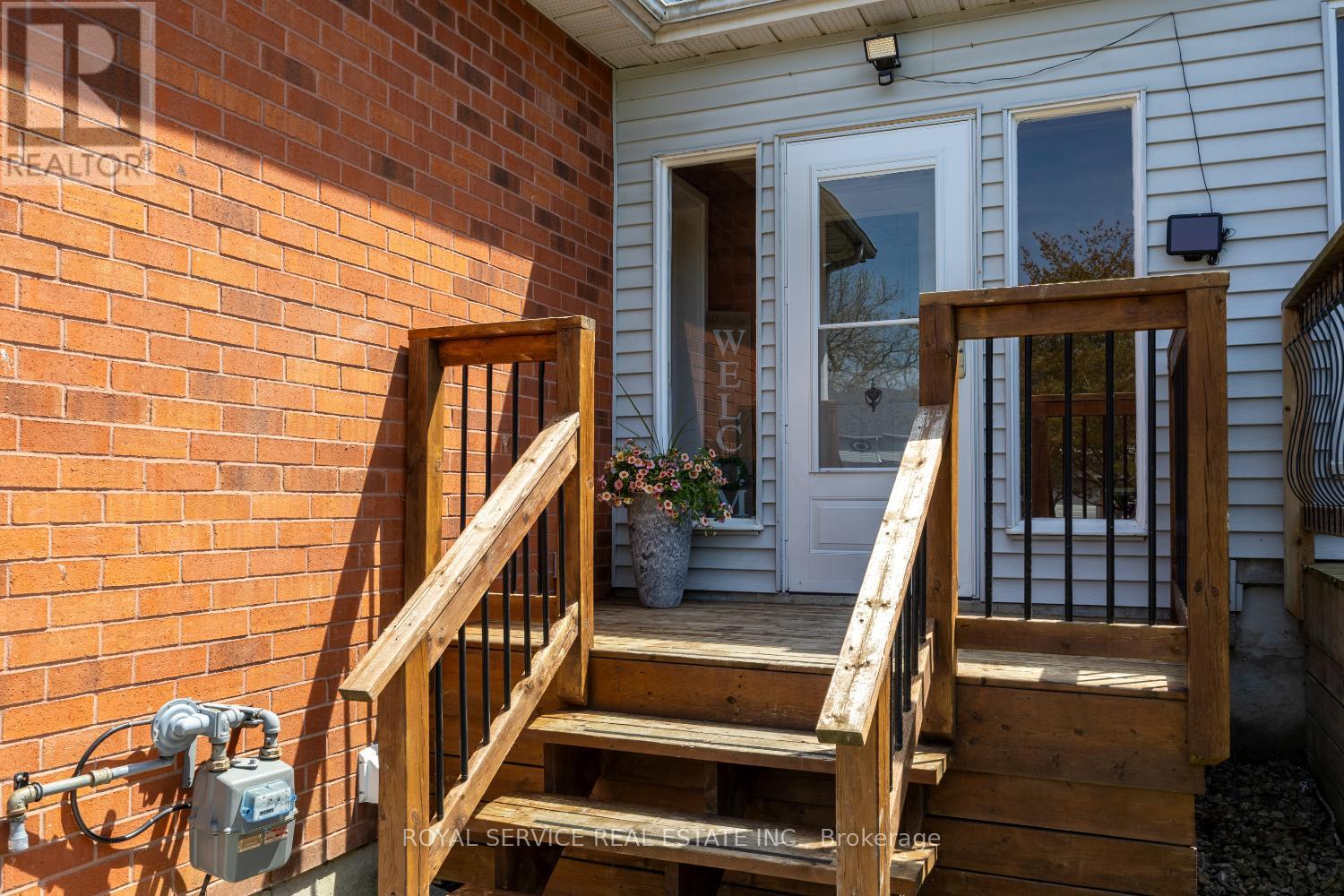 54 Galbraith Court, Clarington, Ontario  L1C 4P6 - Photo 3 - E13153444