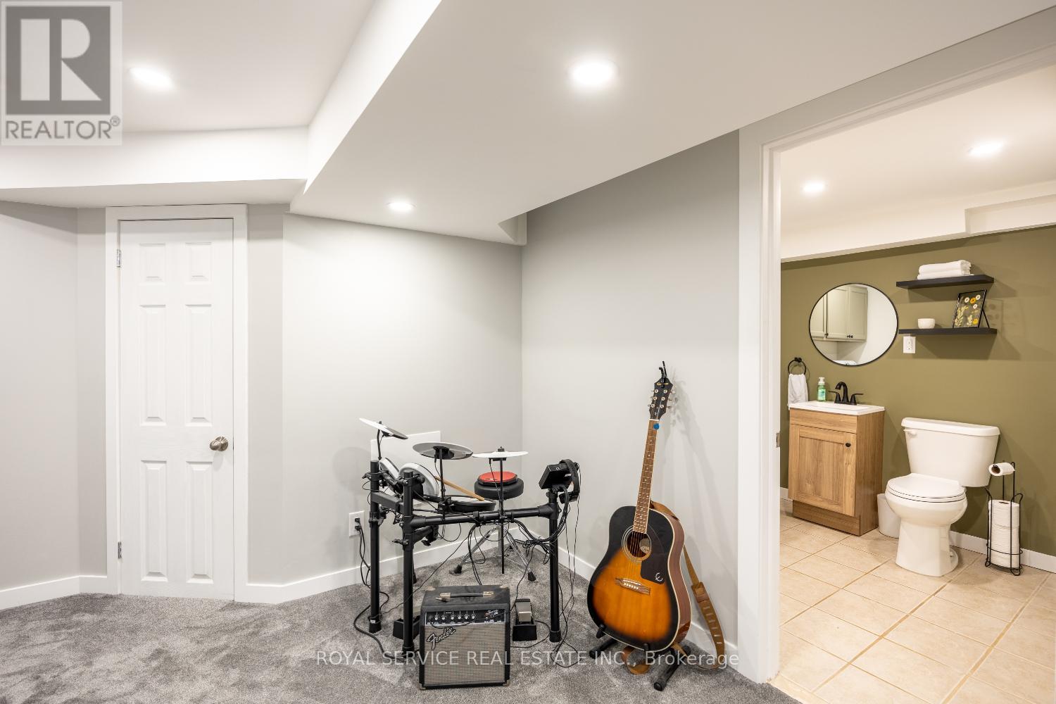 54 Galbraith Court, Clarington, Ontario  L1C 4P6 - Photo 31 - E13153444
